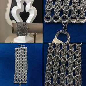 🌺 c.A.K.e
Beautiful Silver & Swarovski Crystal